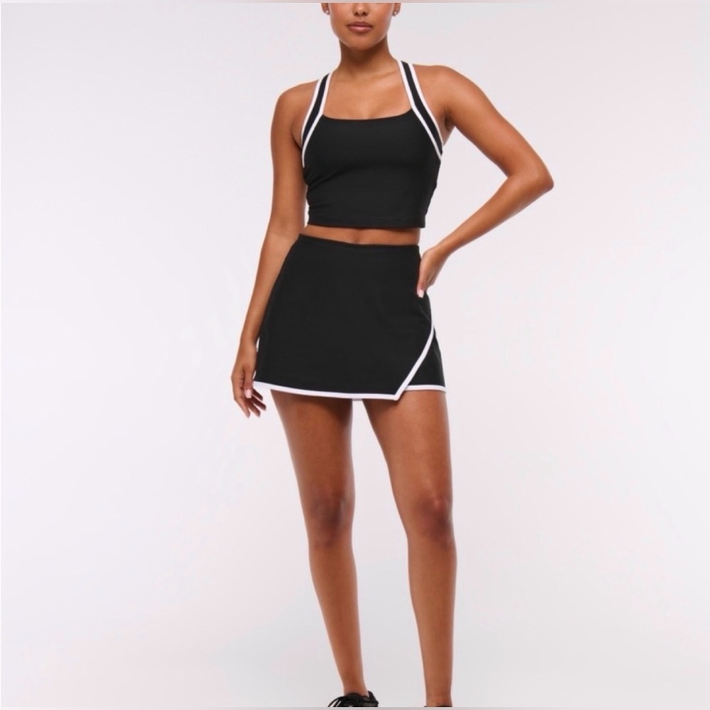 YPB sculptLUX Strappy-Back Tank and
Skort set XS